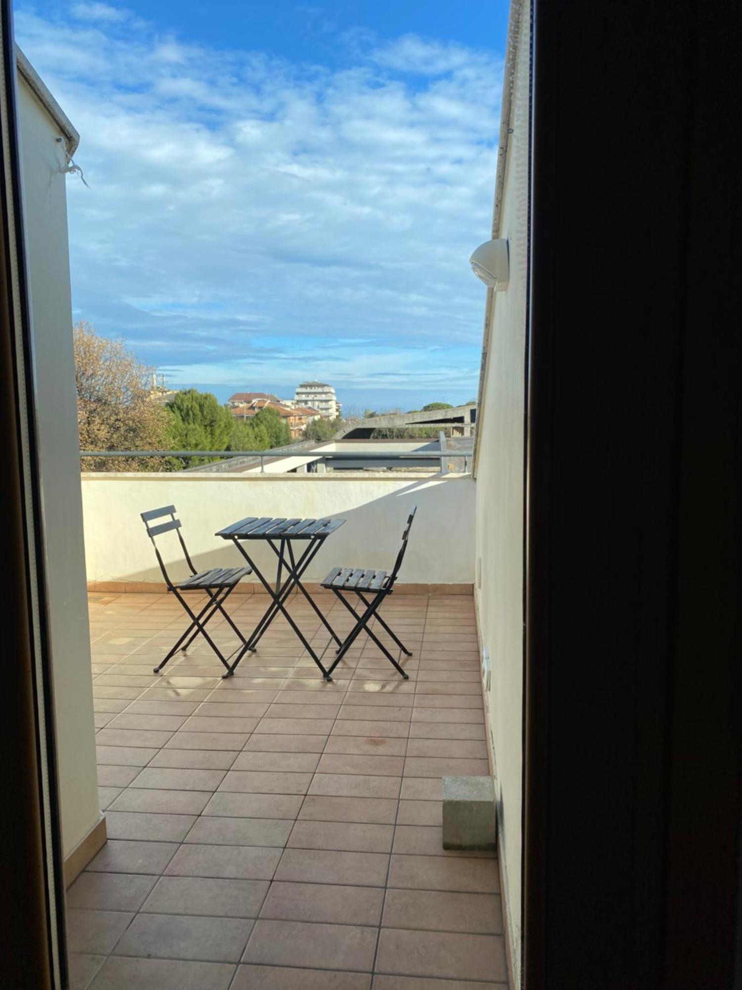 Ferienwohnung La Terrazza Sul Tetto Porto San Giorgio Exterior foto